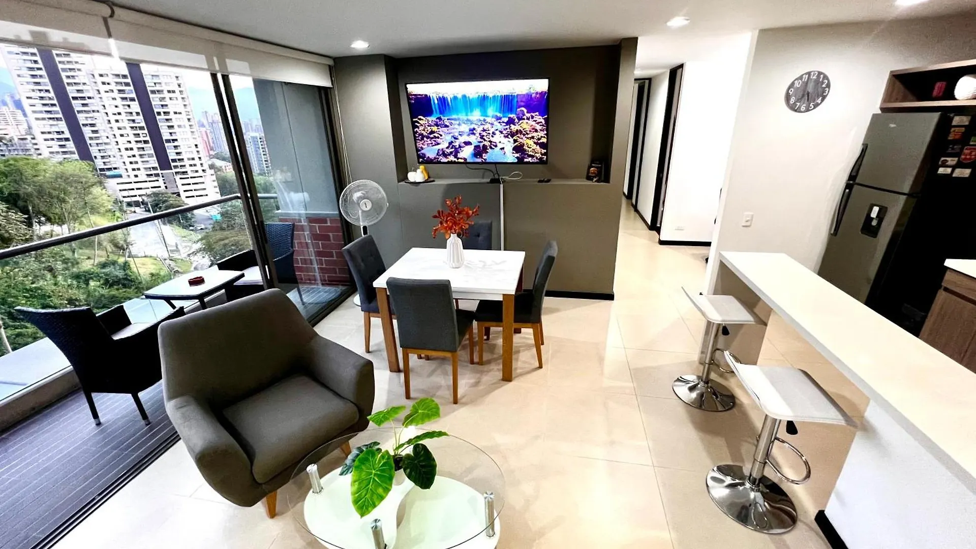 アパート Apartamento En Unidad Con Full Entretenimiento メデジン